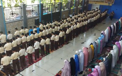 PEDULI PALESTINA, SISWA SMP MULIA ADAKAN SHOLAT GHAIB DAN PEROLEH BANTUAN HAMPIR 3 JUTA RUPIAH DI HARI PERTAMA