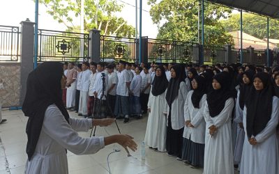 PERINGATI HARI SANTRI, SISWA SMP MUHAMMADIYAH 5 TULANGAN DIMINTA MENGAMBIL TELADAN FILOSOFI “SARUNG”