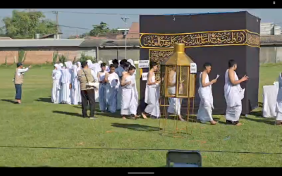 Mini Ka’bah Diusung ke SMP MULIA, Ada Apa?